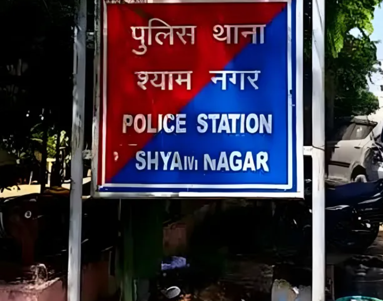 शिक्षक की पिटाई से छात्र की आंख पर लगी चोट । छात्र बेहोश । पिता ने की पुलिस में रिपोर्ट 