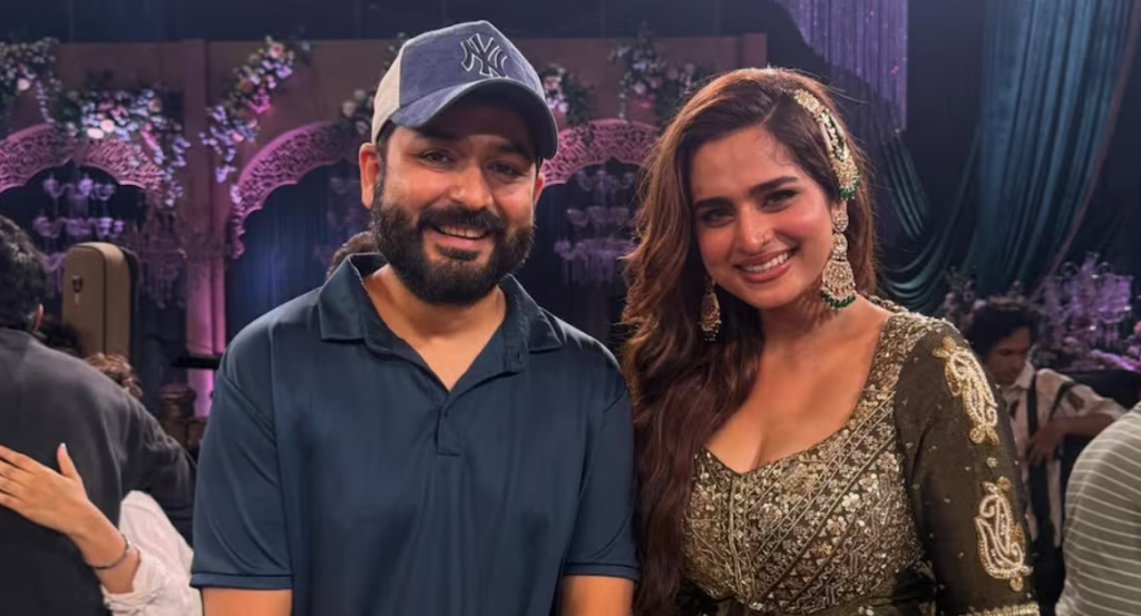 धुरंधर फिल्म के शरारत आइटम सॉन्ग की गर्ल आयशा खान हुई भावुक, लिखा नोट, यूट्यूब पर गाने को मिले 100 मिलियन व्यूज