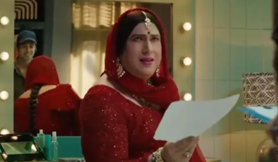 लाल सलवार सूट में दिखे गोविंदा, फैंस ने कहा आंटी नंबर वन पार्ट-2 बना दो